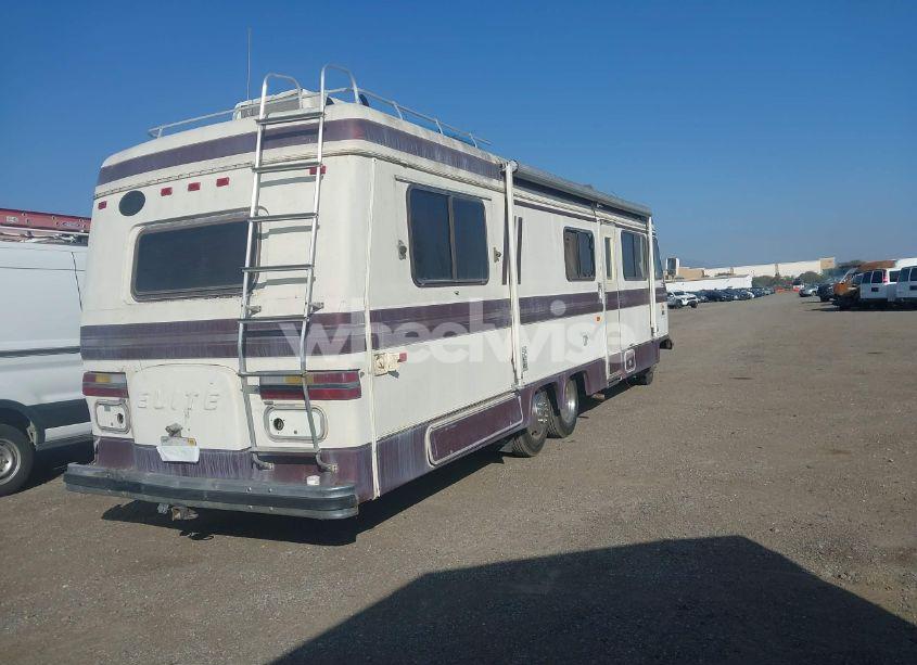 Photo 4 of 1986 Chevrolet P30 (VIN 1GBKP37W8F3320162)