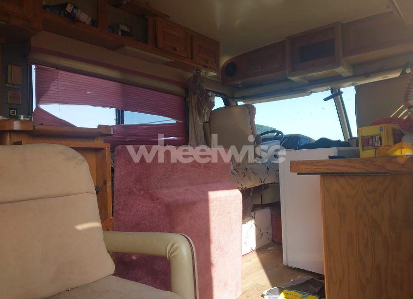 Photo 5 of 1986 Chevrolet P30 (VIN 1GBKP37W8F3320162)