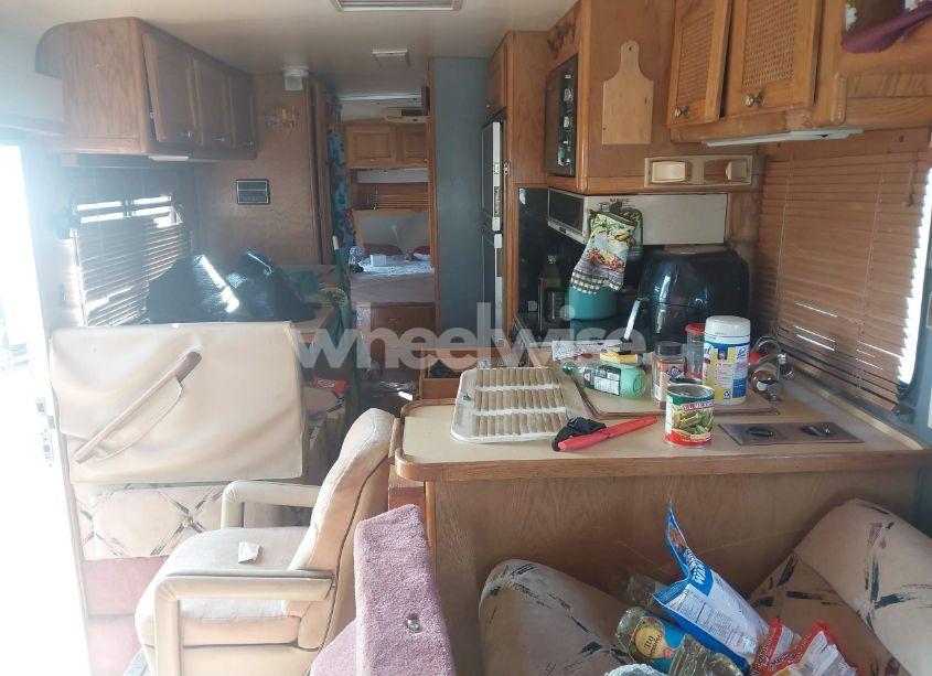 Photo 8 of 1986 Chevrolet P30 (VIN 1GBKP37W8F3320162)