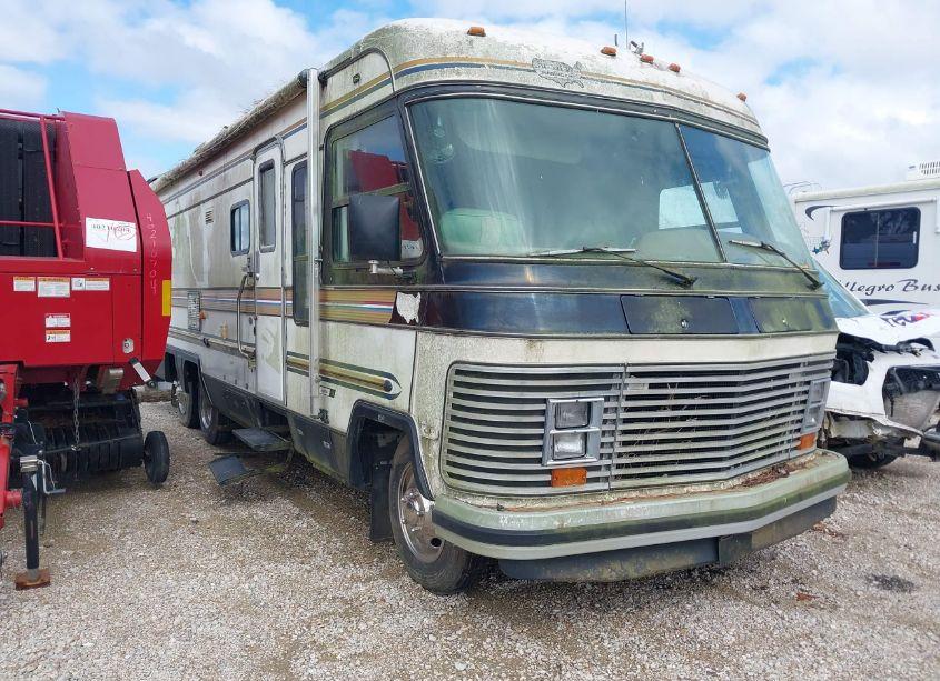 1984 Chevrolet P30 (VIN 1GBKP37WXE3324356) main photo