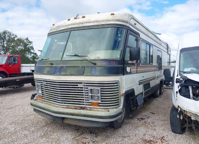 Photo 2 of 1984 Chevrolet P30 (VIN 1GBKP37WXE3324356)