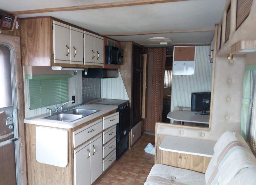 Photo 8 of 1984 Chevrolet P30 (VIN 1GBKP37WXE3324356)