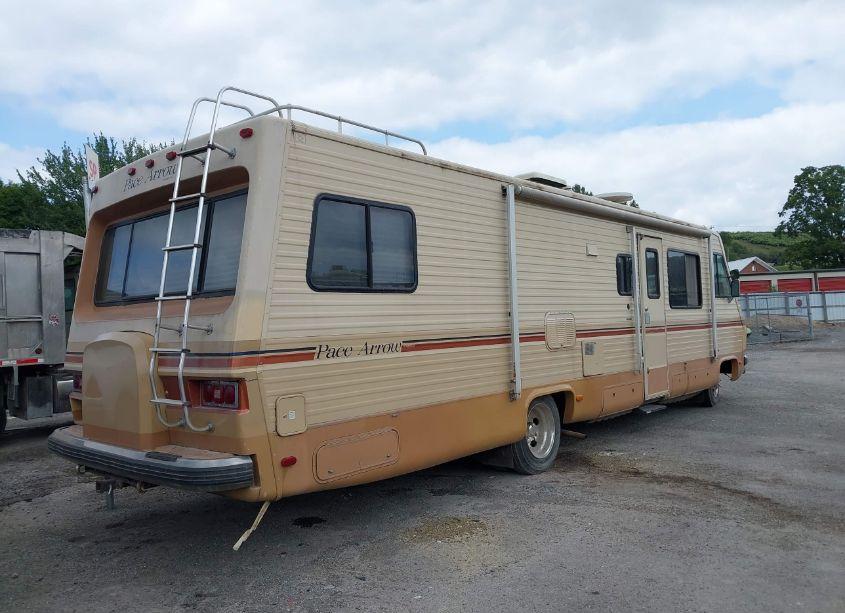 Photo 4 of 1985 Chevrolet P30 (VIN 1GBKP37WXF3337447)