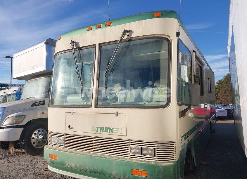 Photo 2 of 1996 Chevrolet P30 (VIN 1GBLP37F7S3320460)