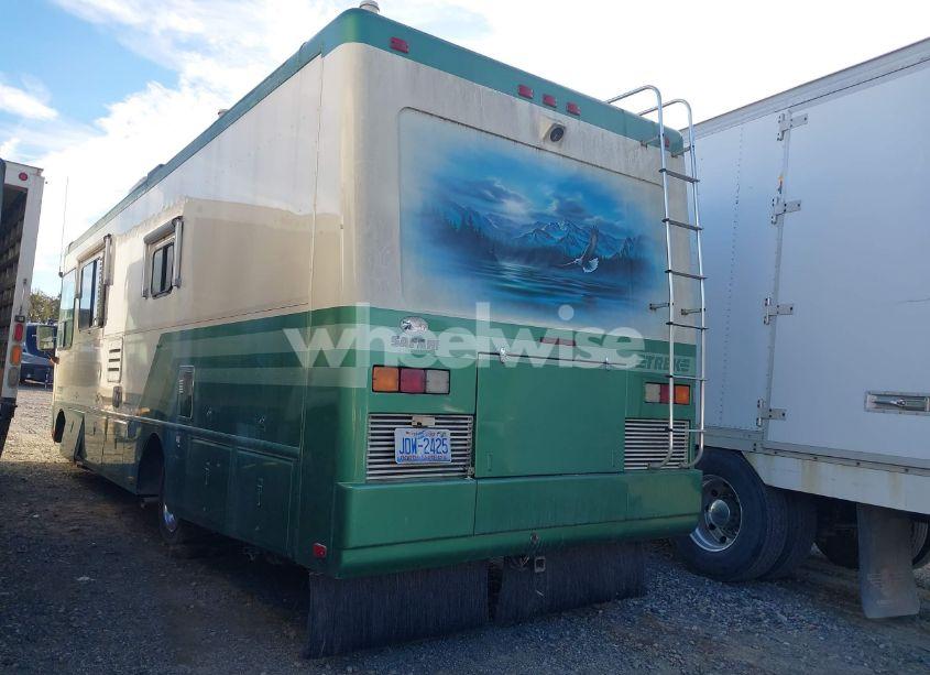 Photo 3 of 1996 Chevrolet P30 (VIN 1GBLP37F7S3320460)