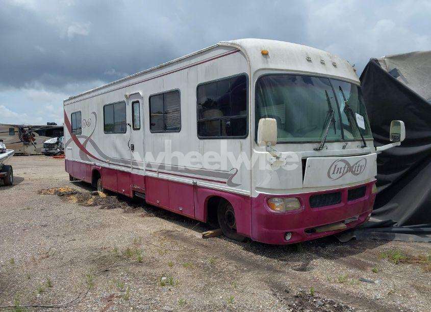 1998 Chevrolet P30 (VIN 1GBLP37J0W3306748) main photo