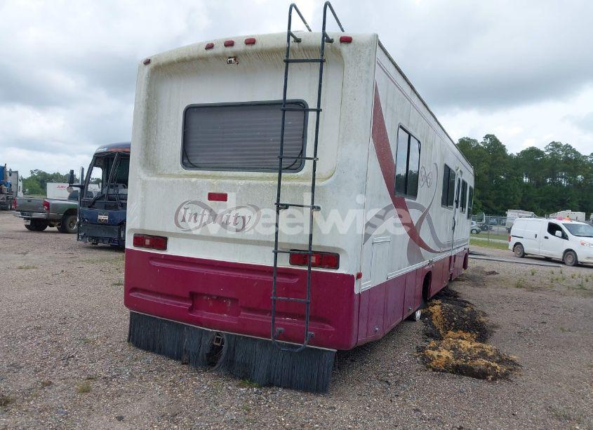 Photo 4 of 1998 Chevrolet P30 (VIN 1GBLP37J0W3306748)