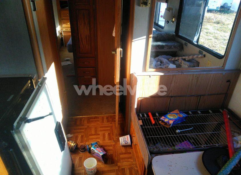 Photo 12 of 1996 Chevrolet P30 (VIN 1GBLP37J1T3303904)