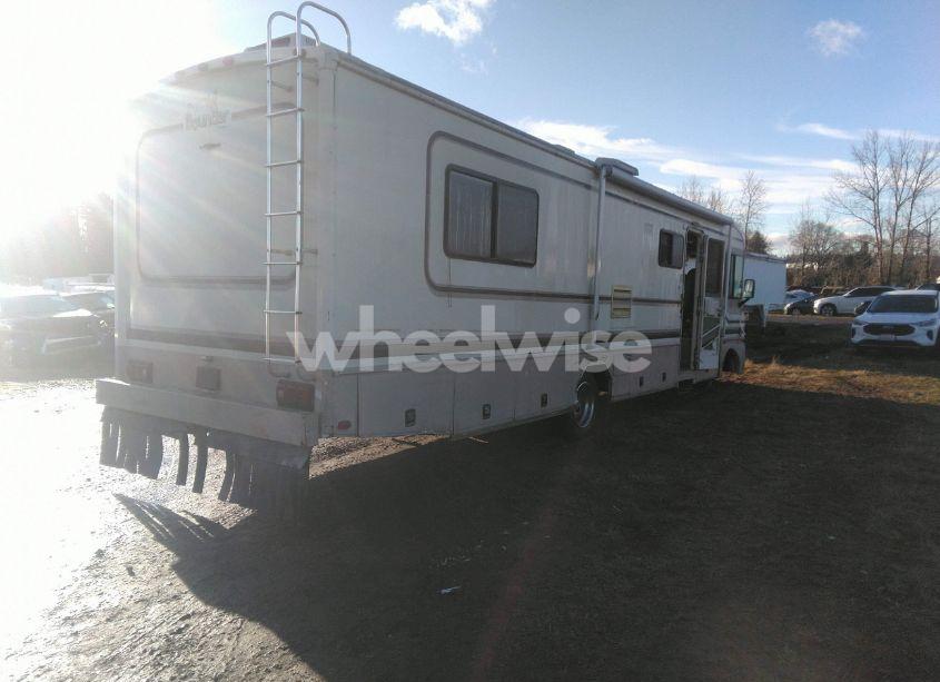 Photo 4 of 1996 Chevrolet P30 (VIN 1GBLP37J1T3303904)