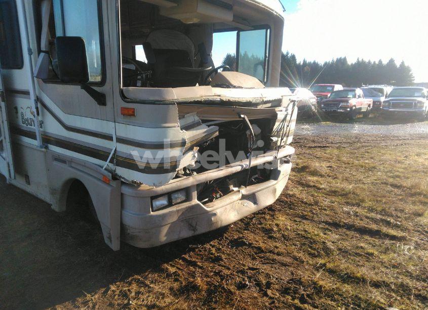 Photo 6 of 1996 Chevrolet P30 (VIN 1GBLP37J1T3303904)