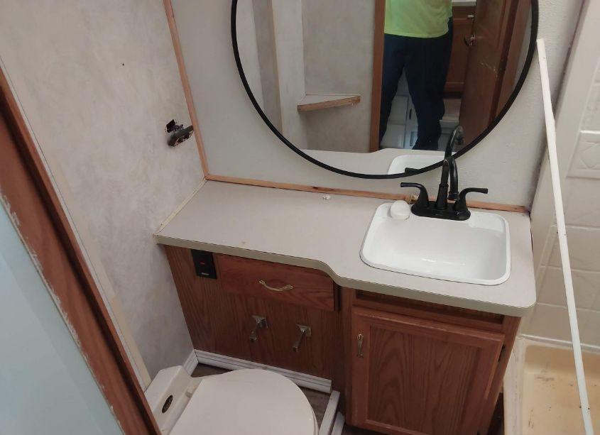 Photo 13 of 1997 Chevrolet P30 (VIN 1GBLP37J2V3305955)