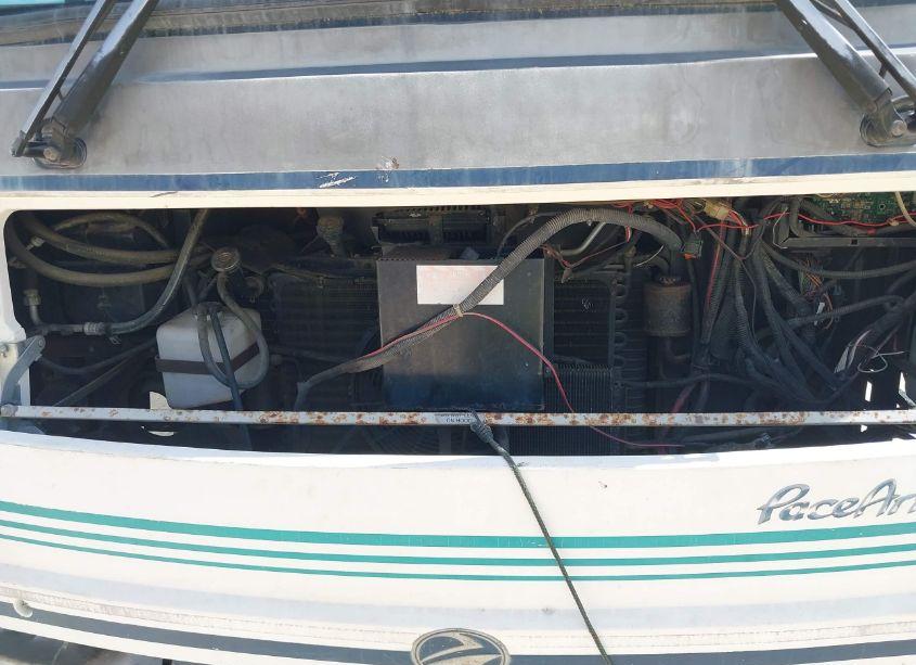 Photo 10 of 1996 Chevrolet P30 (VIN 1GBLP37J3T3317688)