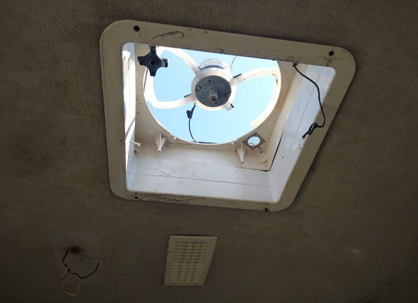 Photo 15 of 1996 Chevrolet P30 (VIN 1GBLP37J3T3317688)