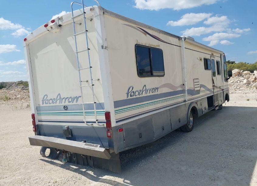 Photo 4 of 1996 Chevrolet P30 (VIN 1GBLP37J3T3317688)