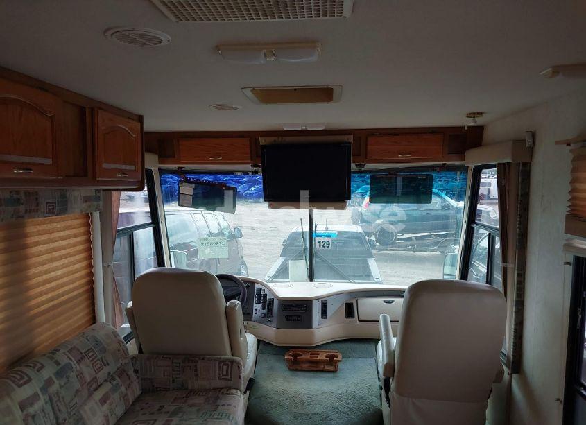 Photo 15 of 1997 Chevrolet P30 (VIN 1GBLP37J6V3303853)