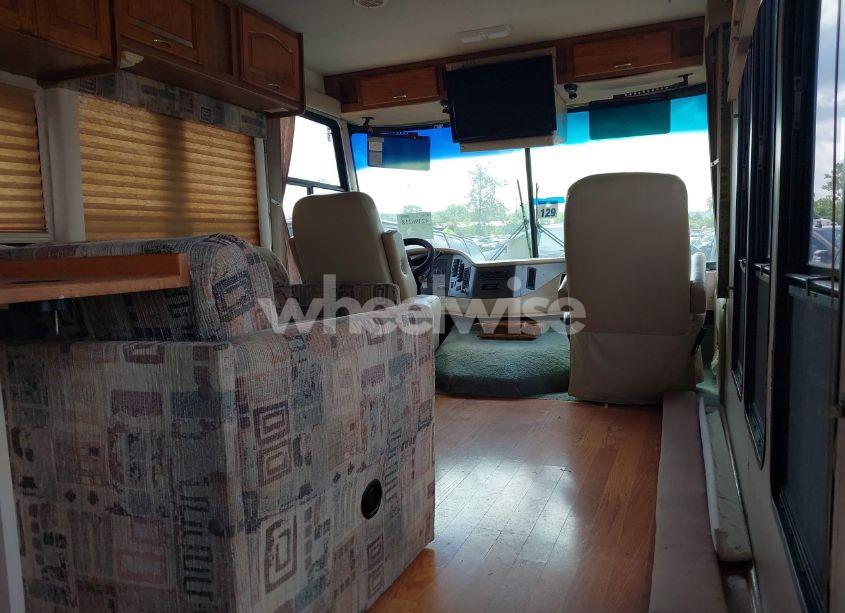 Photo 5 of 1997 Chevrolet P30 (VIN 1GBLP37J6V3303853)