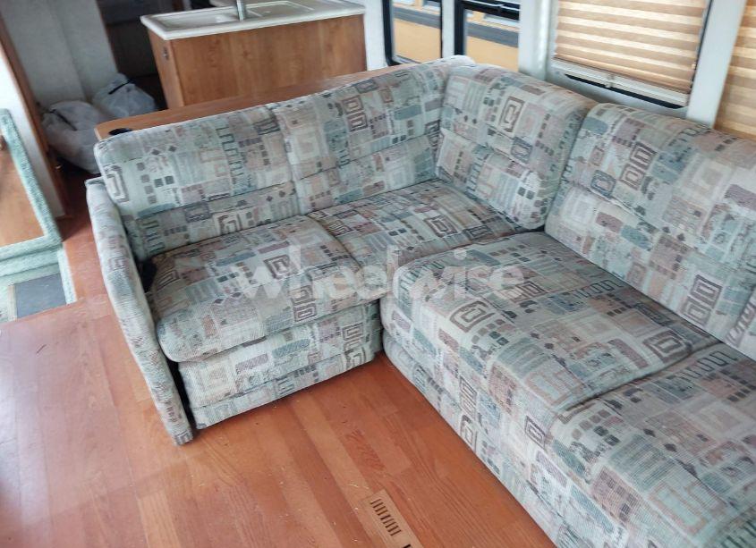 Photo 8 of 1997 Chevrolet P30 (VIN 1GBLP37J6V3303853)