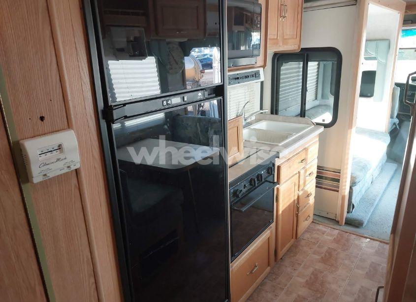 Photo 13 of 1997 Chevrolet P30 (VIN 1GBLP37J6V3304517)