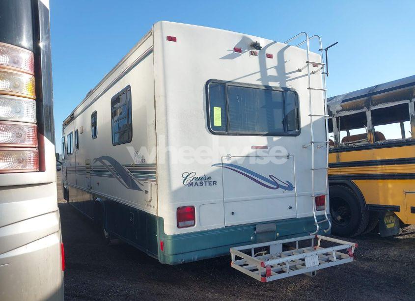 Photo 3 of 1997 Chevrolet P30 (VIN 1GBLP37J6V3304517)