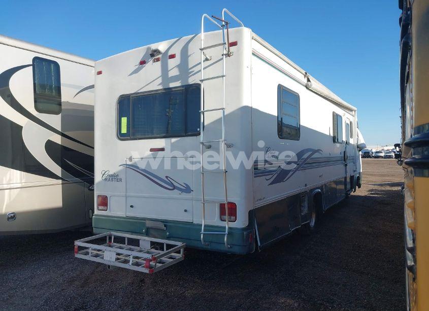 Photo 4 of 1997 Chevrolet P30 (VIN 1GBLP37J6V3304517)