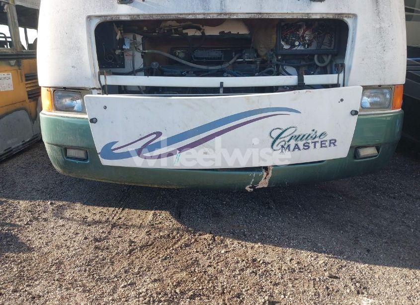 Photo 6 of 1997 Chevrolet P30 (VIN 1GBLP37J6V3304517)