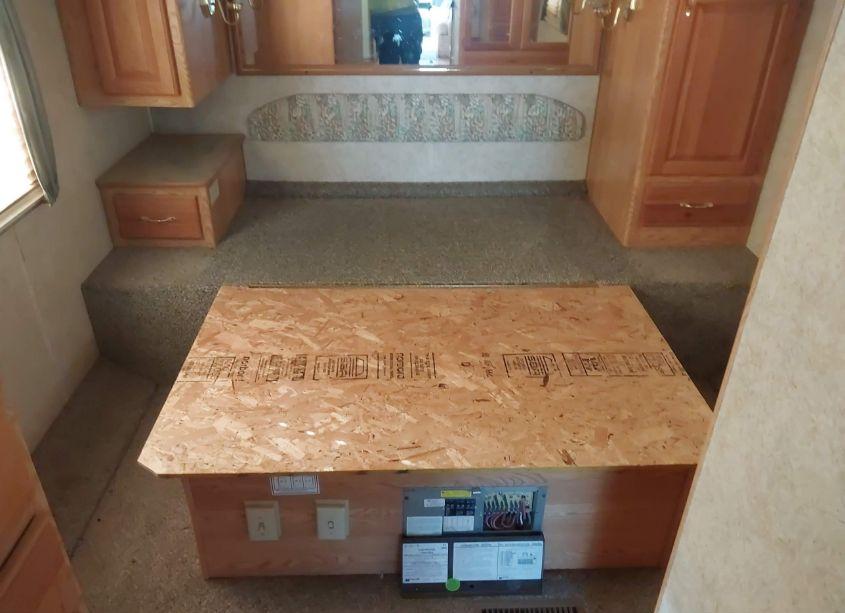 Photo 8 of 1998 Chevrolet P30 (VIN 1GBLP37J6W3314126)