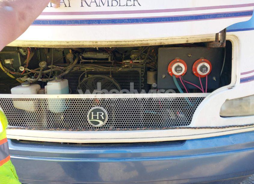 Photo 10 of 1996 Chevrolet P30 (VIN 1GBLP37J7T3316432)