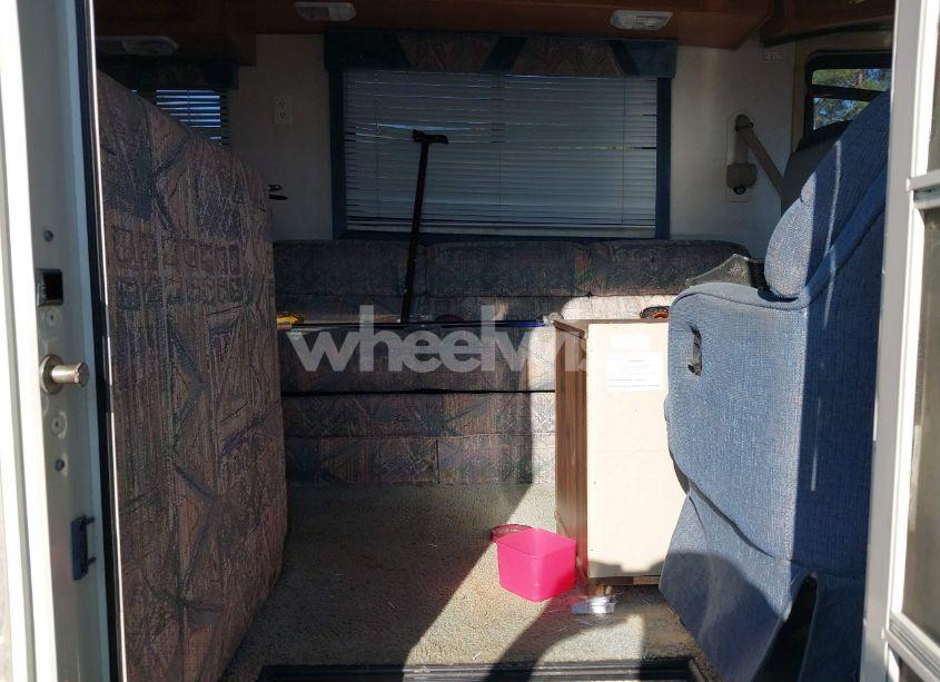 Photo 5 of 1996 Chevrolet P30 (VIN 1GBLP37J7T3316432)