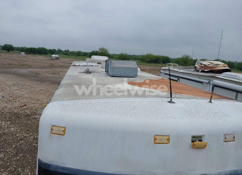 Photo 14 of 1999 Chevrolet P30 (VIN 1GBLP37J7W3316791)