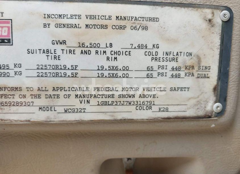 Photo 9 of 1999 Chevrolet P30 (VIN 1GBLP37J7W3316791)