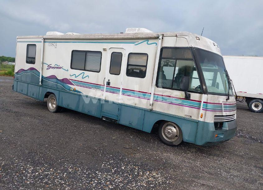 1997 Chevrolet P30 (VIN 1GBLP37J8V3314773) main photo