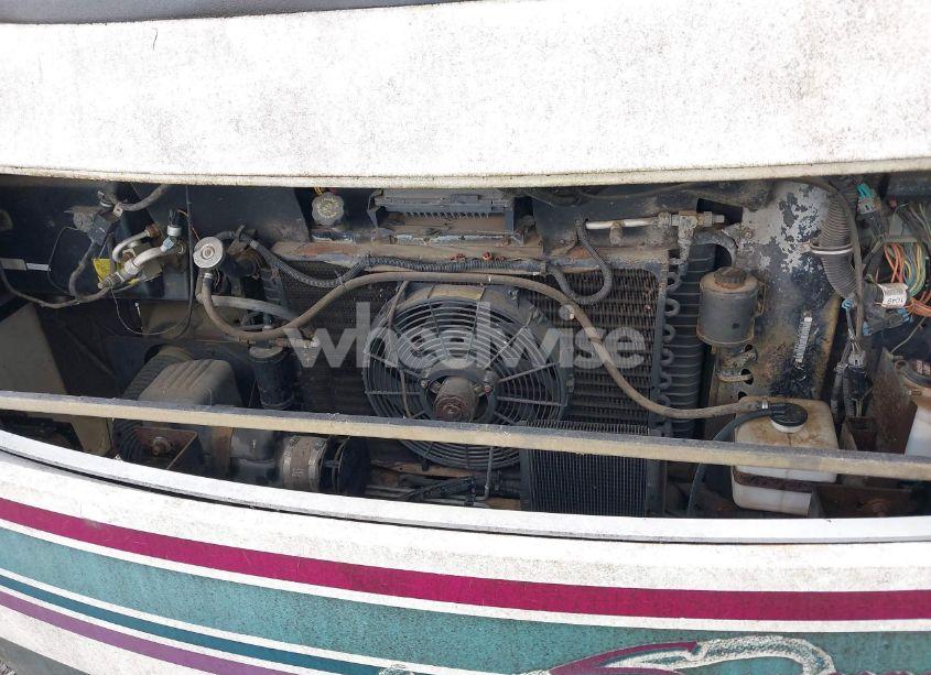 Photo 10 of 1997 Chevrolet P30 (VIN 1GBLP37J8V3314773)