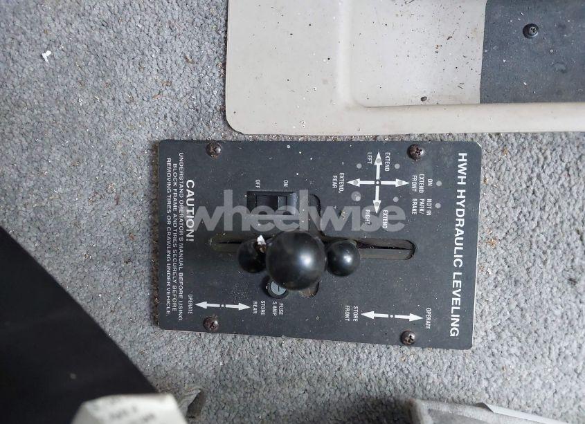 Photo 12 of 1997 Chevrolet P30 (VIN 1GBLP37J8V3314773)