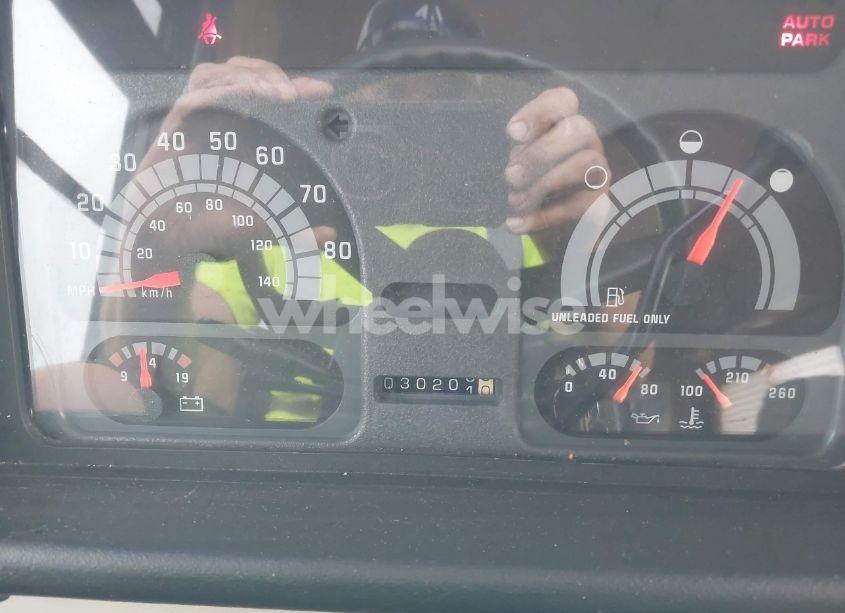 Photo 7 of 1997 Chevrolet P30 (VIN 1GBLP37J8V3314773)