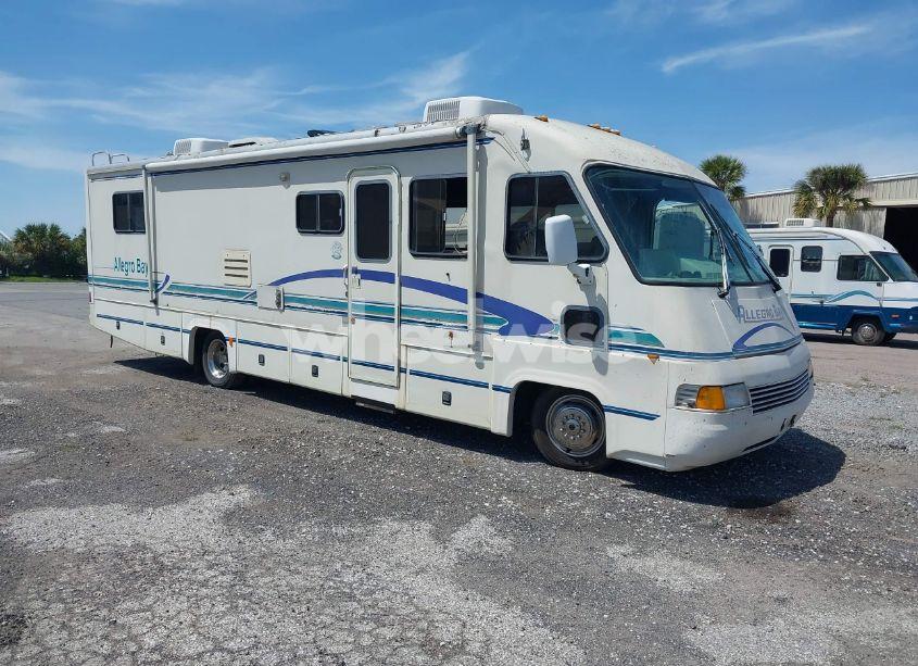 1995 Chevrolet P30 (VIN 1GBLP37N5S3319251) main photo