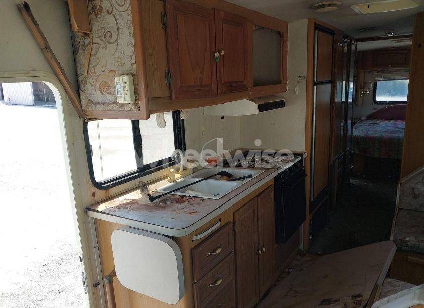 Photo 13 of 1995 Chevrolet P30 (VIN 1GBLP37N5S3319251)