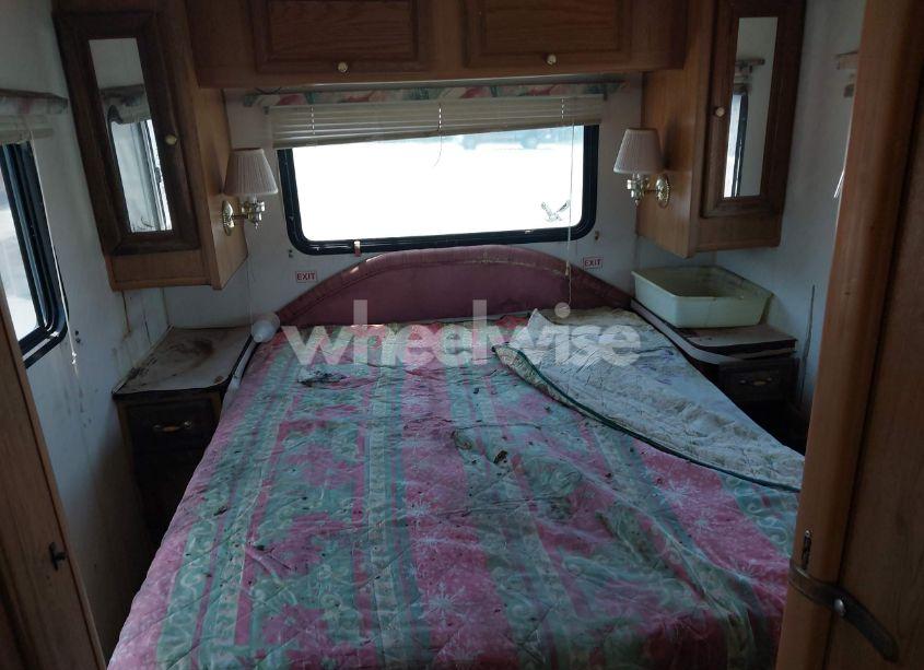 Photo 14 of 1995 Chevrolet P30 (VIN 1GBLP37N5S3319251)