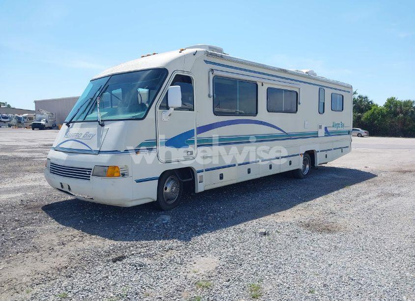 Photo 2 of 1995 Chevrolet P30 (VIN 1GBLP37N5S3319251)