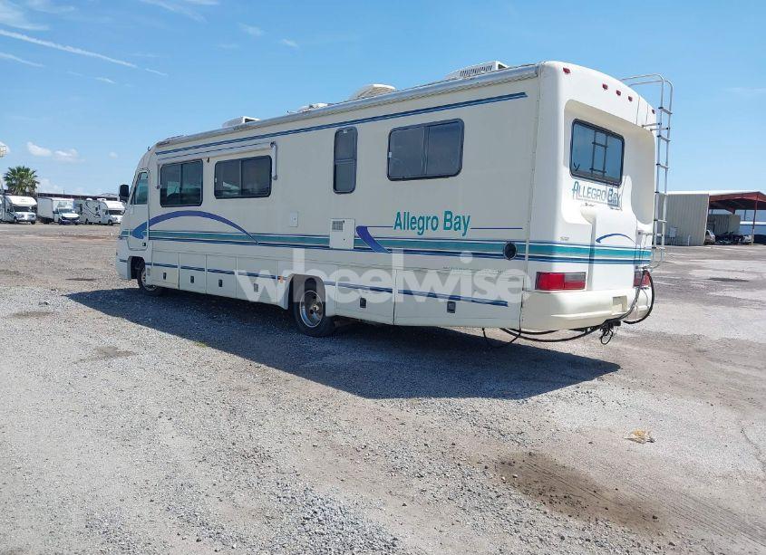 Photo 3 of 1995 Chevrolet P30 (VIN 1GBLP37N5S3319251)