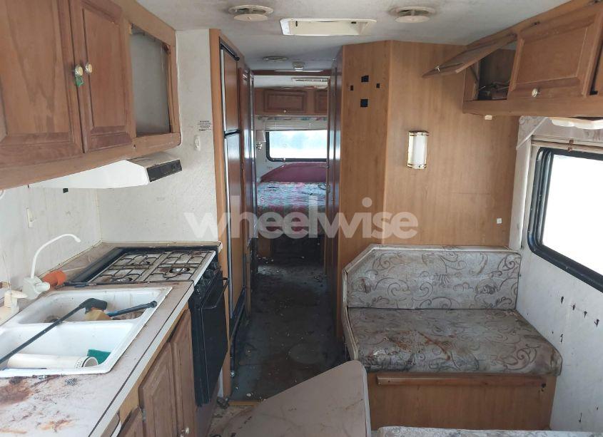 Photo 8 of 1995 Chevrolet P30 (VIN 1GBLP37N5S3319251)