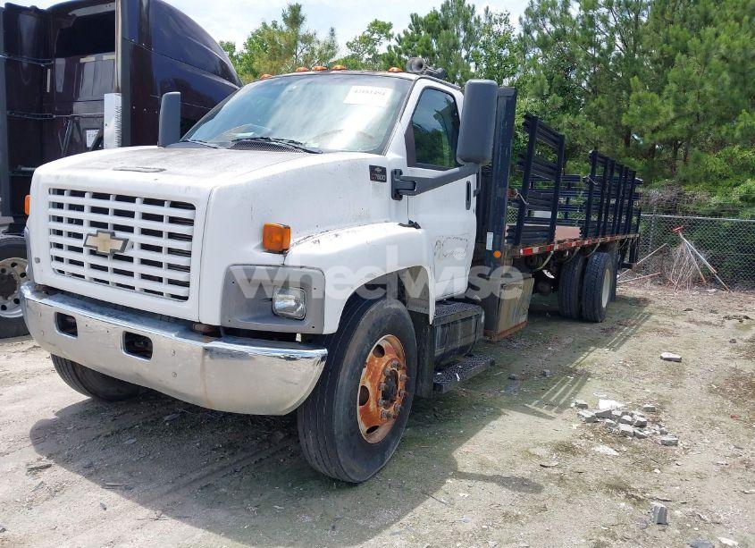 Photo 2 of 2005 Chevrolet Cc7500 N/A (VIN 1GBM7C1C35F505868)
