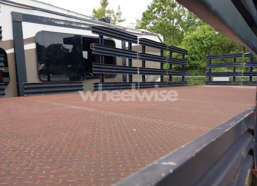 Photo 7 of 2005 Chevrolet Cc7500 N/A (VIN 1GBM7C1C35F505868)