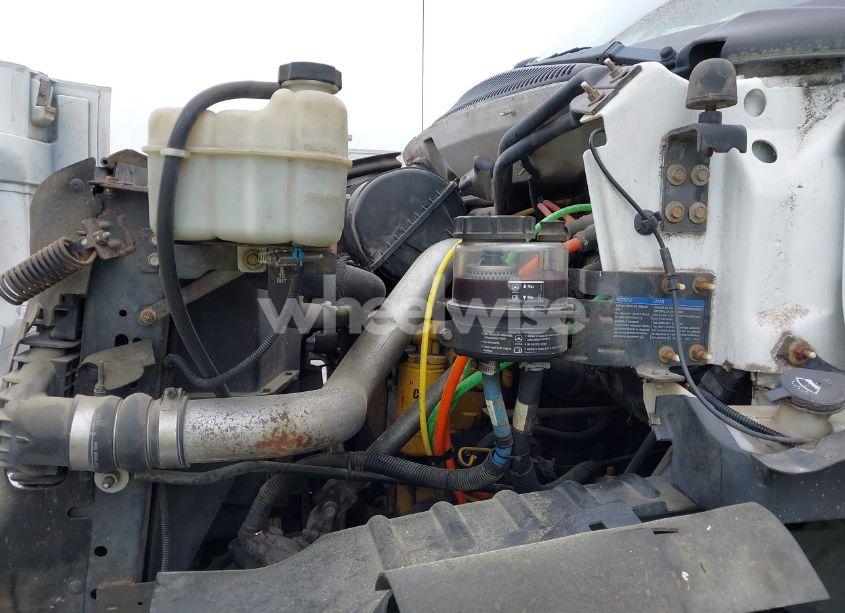 Photo 9 of 2005 Chevrolet Cc7500 N/A (VIN 1GBM7C1C35F505868)