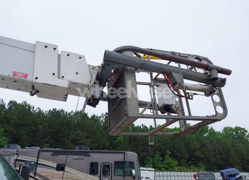 Photo 17 of 2005 Chevrolet Cc7500 N/A (VIN 1GBM7C1C75F529025)