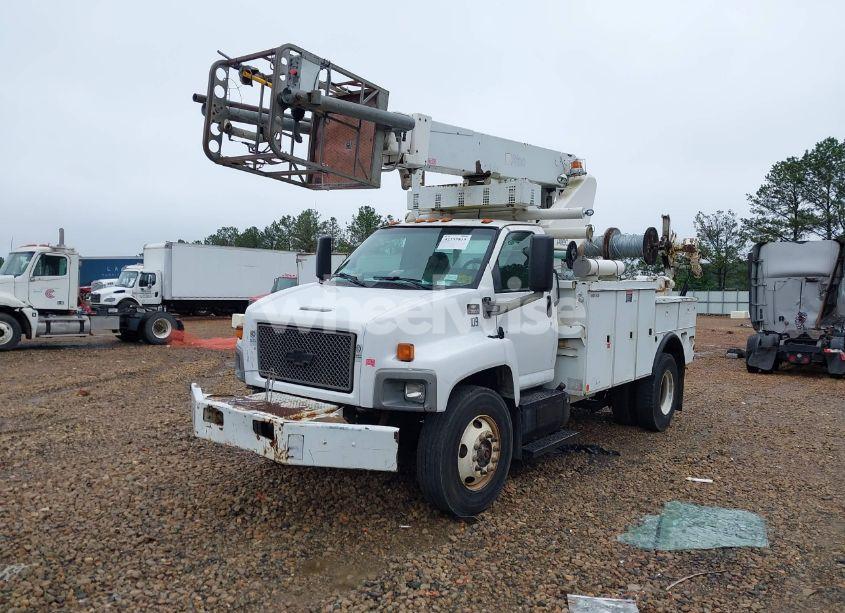 Photo 2 of 2005 Chevrolet Cc7500 N/A (VIN 1GBM7C1C75F529025)