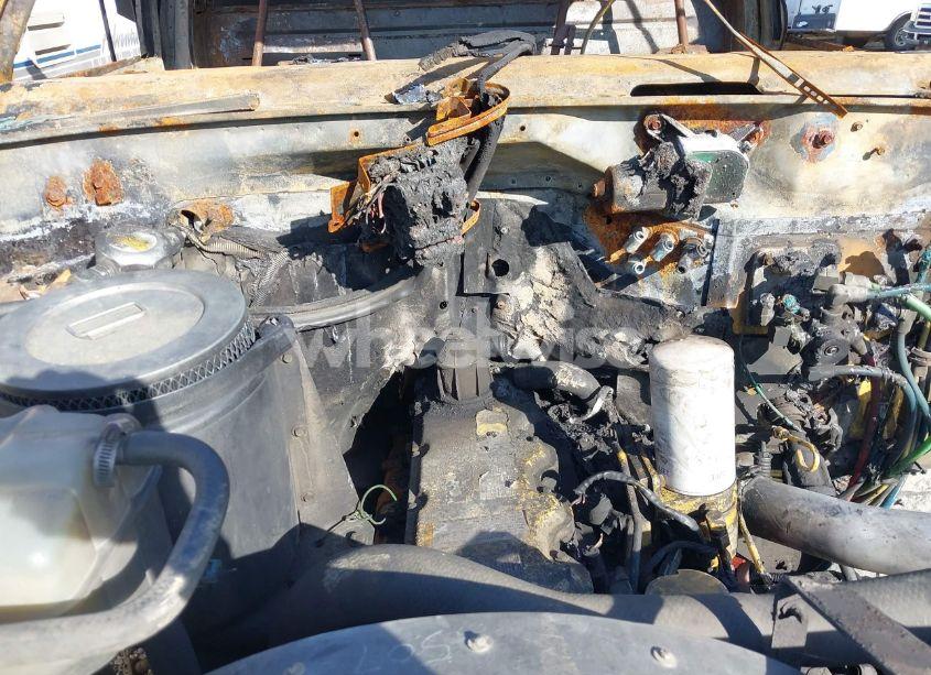 Photo 10 of 1999 Chevrolet C-series C7H042 (VIN 1GBM7H1C7XJ108757)