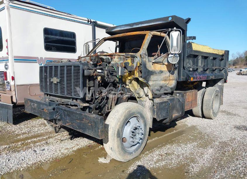 Photo 2 of 1999 Chevrolet C-series C7H042 (VIN 1GBM7H1C7XJ108757)