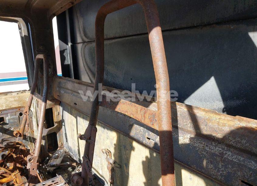 Photo 7 of 1999 Chevrolet C-series C7H042 (VIN 1GBM7H1C7XJ108757)