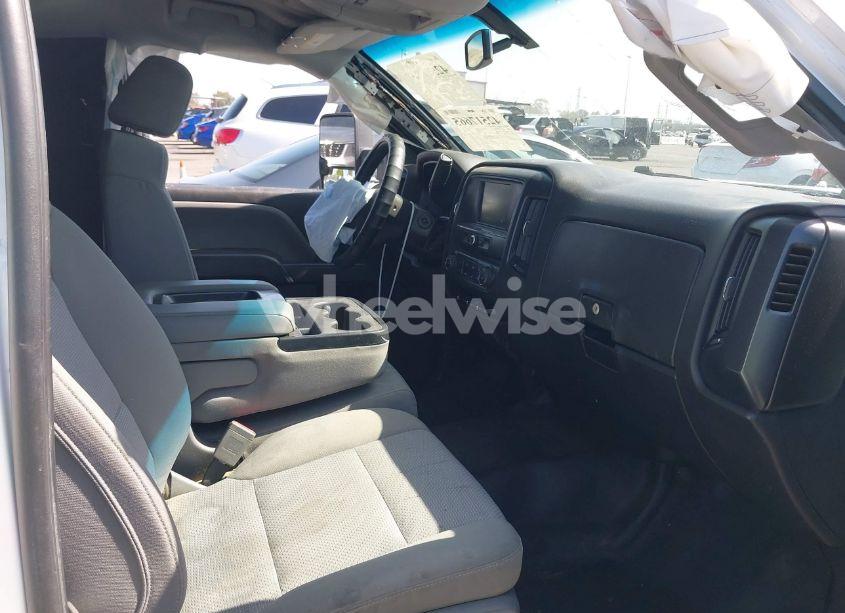 Photo 5 of 2018 Chevrolet Silverado 1500 WT (VIN 1GBNCNECXJZ227646)