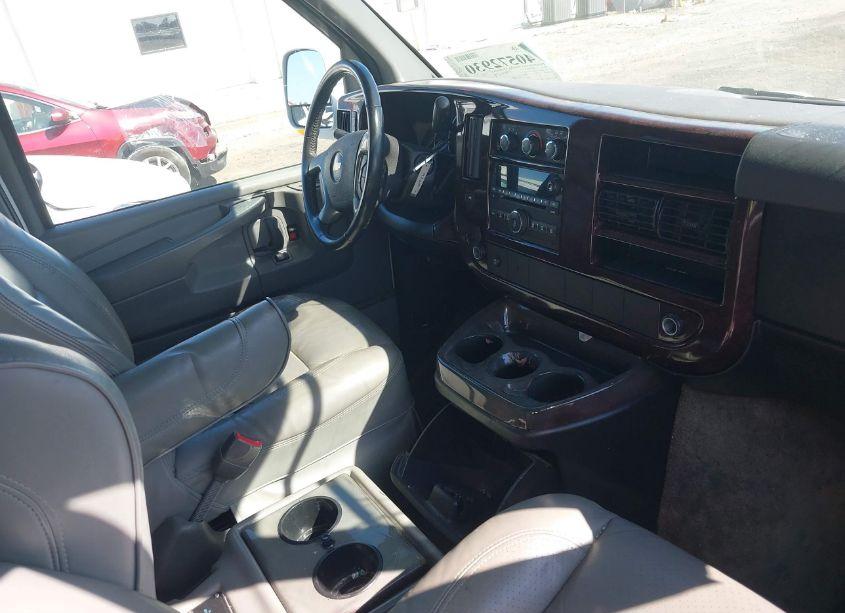 Photo 5 of 2010 Chevrolet Express 1500 UPFITTER (VIN 1GBUGEB42A1110400)